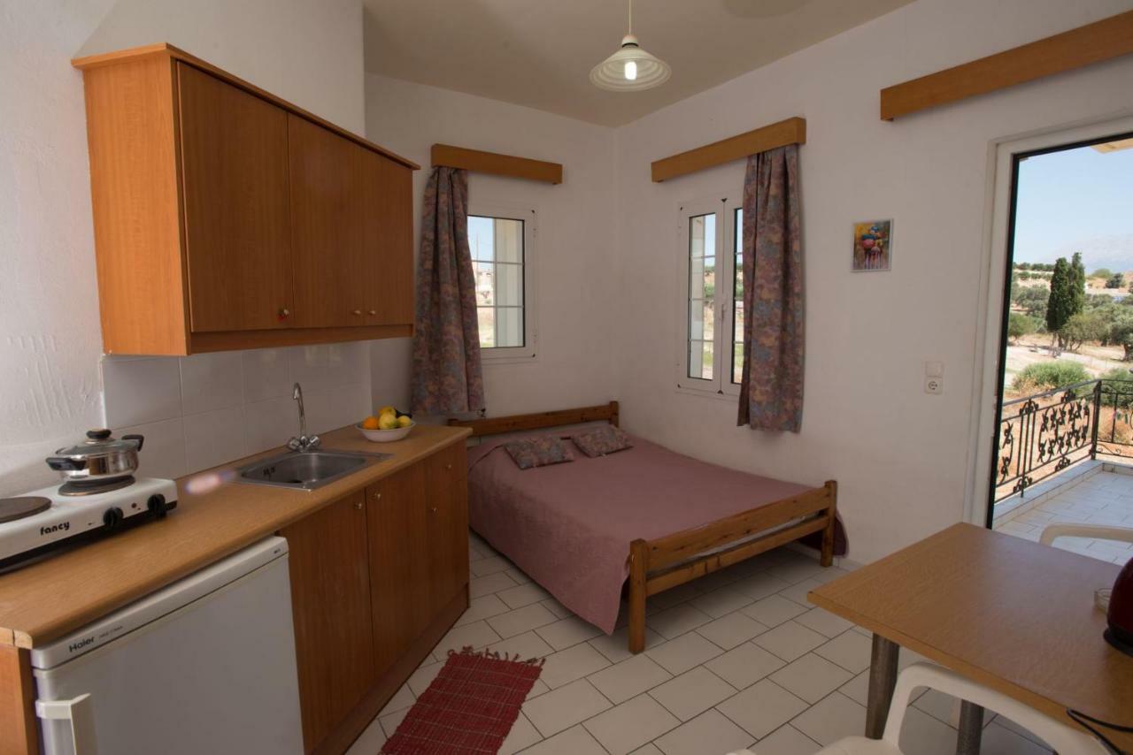 Kazakis Nikos Rooms Pitsidia Exterior foto