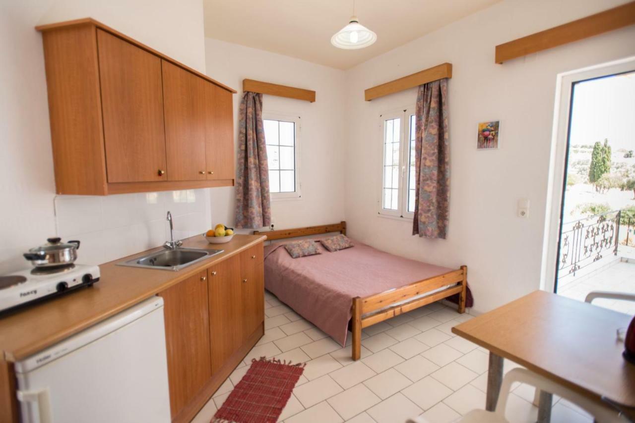 Kazakis Nikos Rooms Pitsidia Exterior foto
