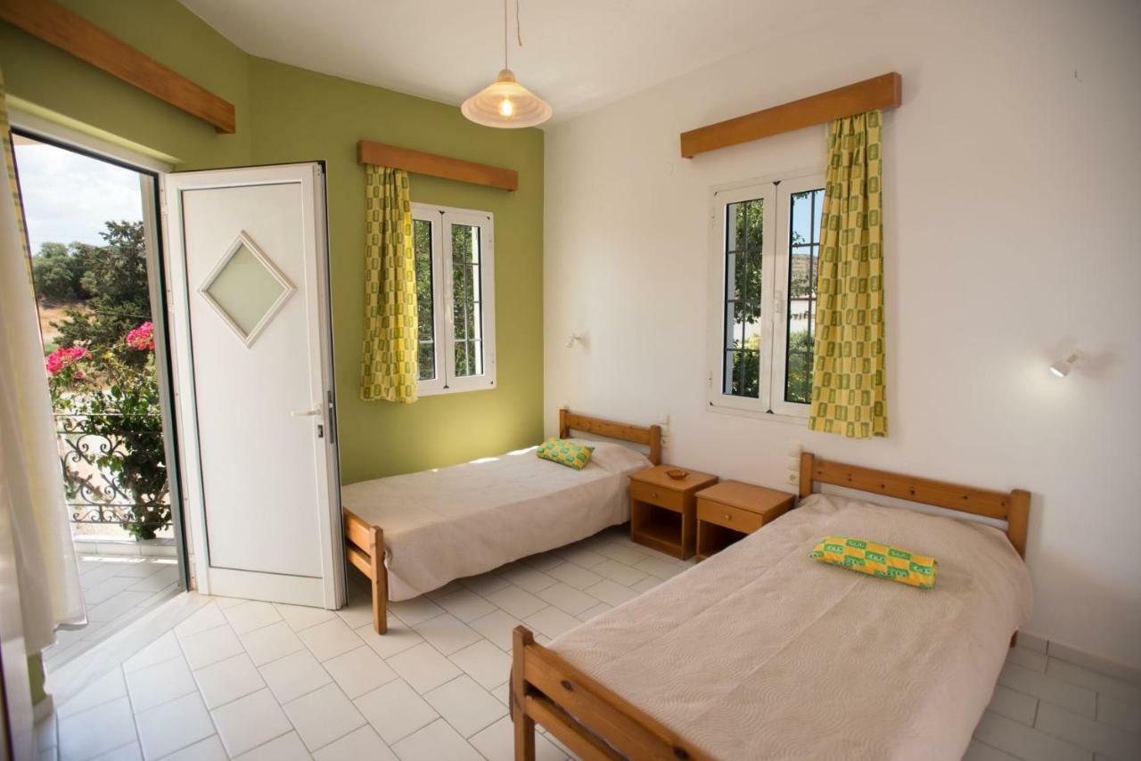 Kazakis Nikos Rooms Pitsidia Exterior foto